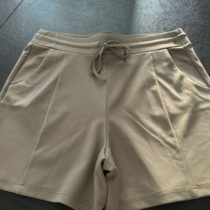 Woman’s Rafaella size Medium shorts